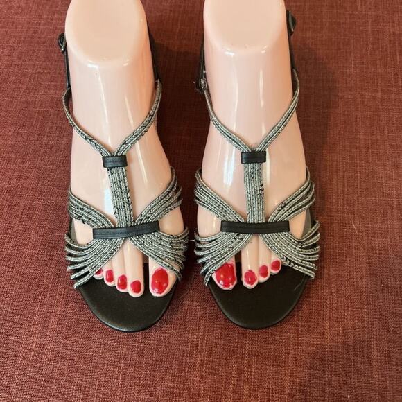 Dexflex By Dexter Women’s Cushioned Black & Silver Strappy Sandals Size 8 EUC - Picture 2 of 10
